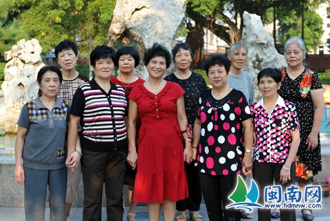 泉州女理发师(shī)合影照片 泉州女理发师合影照(zhào)片(piàn)