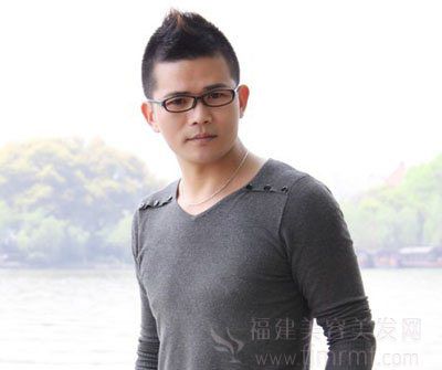 海峡美容(róng)美发学校校长 海峡(xiá)美容美(měi)发学校校长